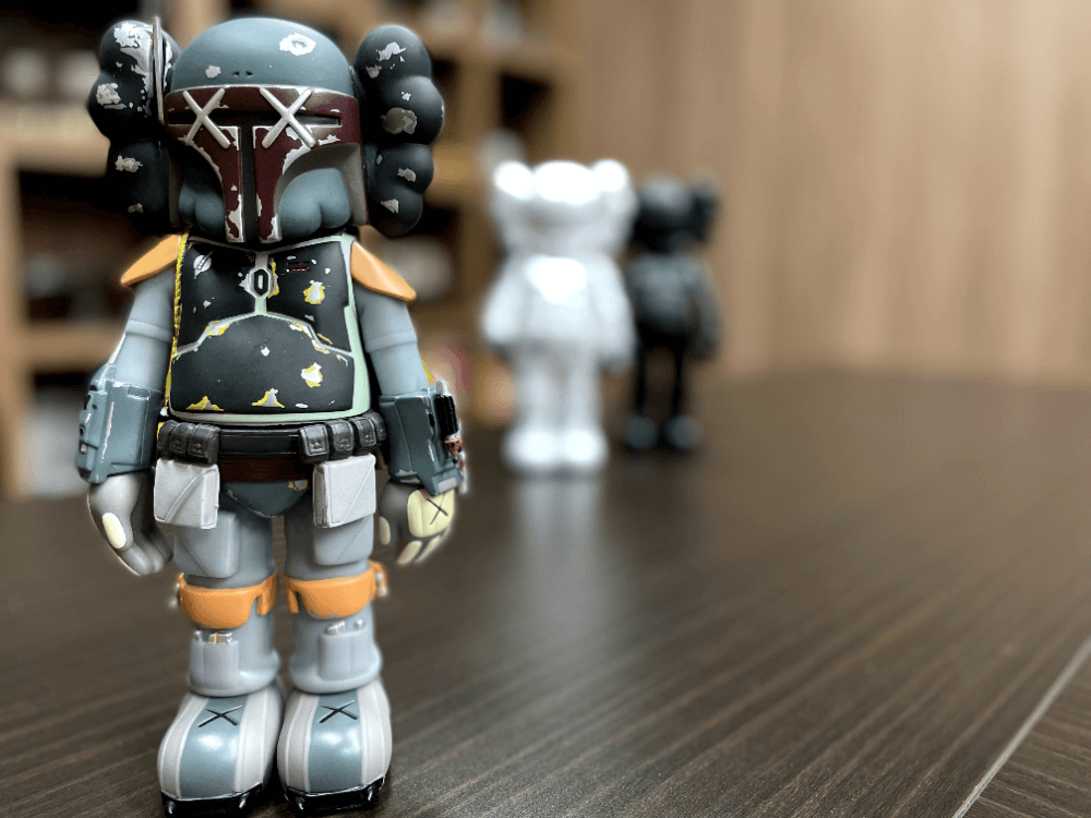 アリババで売られているKAWS×STARWARS×MEDICOM TOYのフィギュア