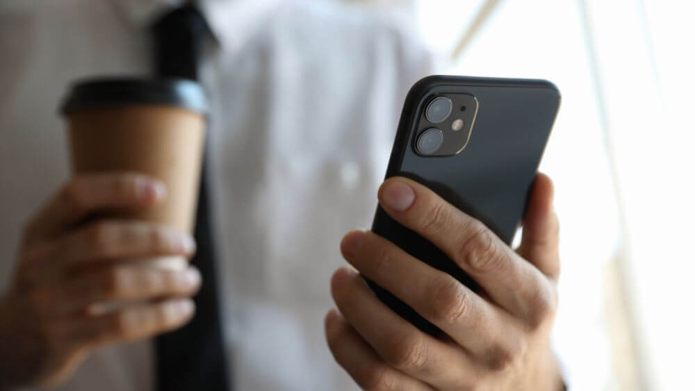 iphone 片手操作 しづらい MagSafeアクセサリー