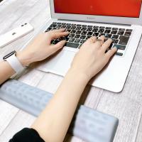 超簡単!デスクワークの肩こりはリストレストで改善